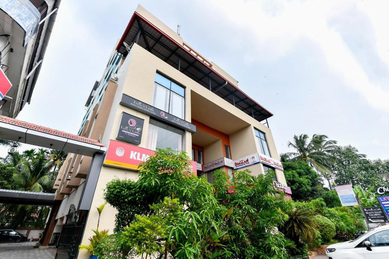 Oyo Flagship 9560 Hotel Bellwether Kochi Ngoại thất bức ảnh